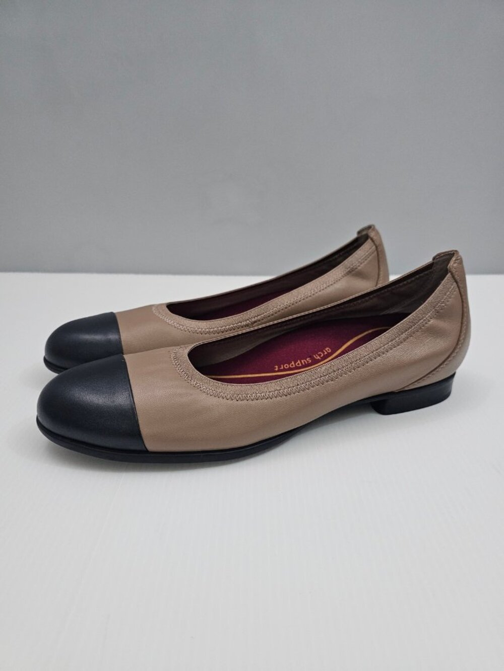 Munro Mila Cap Toe Ballet Flats Womens 9 SUPER SLIM Woodsmoke Leather Black